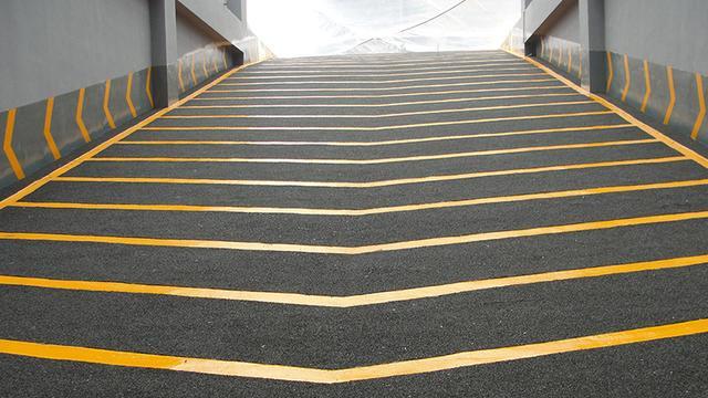 無震動止滑坡道施工工藝