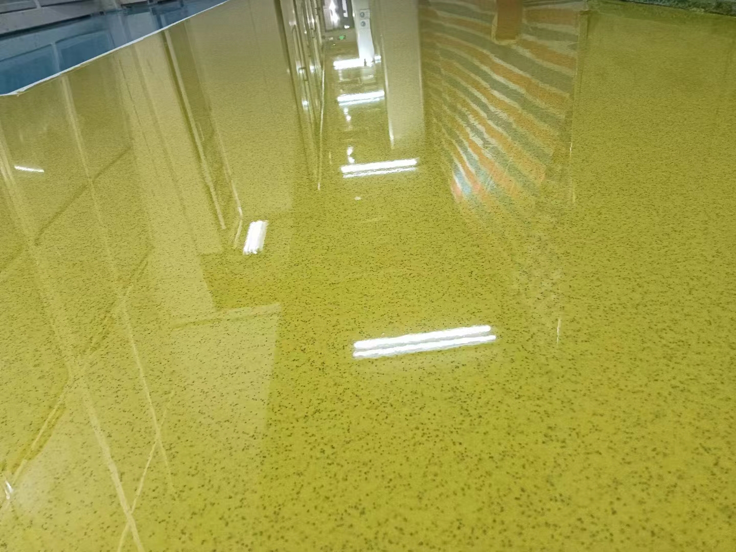 環(huán)氧彩砂自流平施工工藝