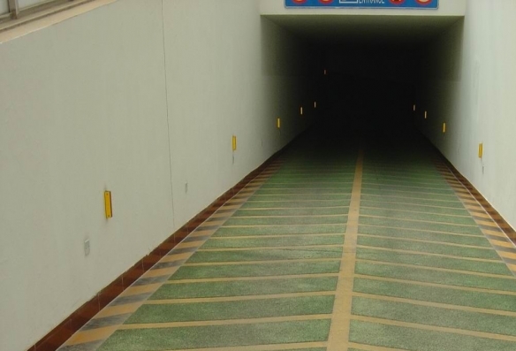 環(huán)氧防滑坡道地坪工藝