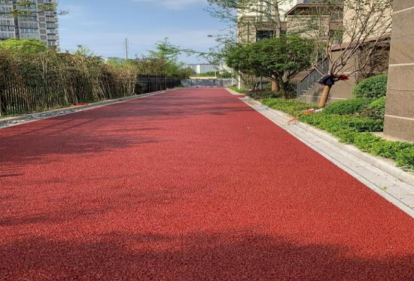 冷鋪型高粘彩色透水瀝青  路面施工技術(shù)方案